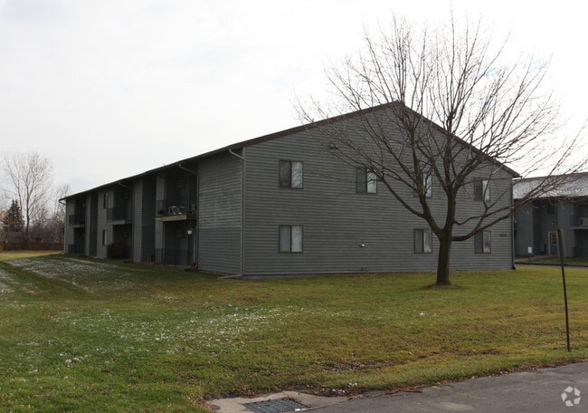 Primary Photo - Hazelhurst Apartments