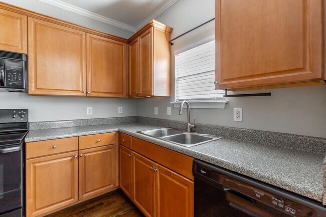 Building Photo - 6105 Regency Ct