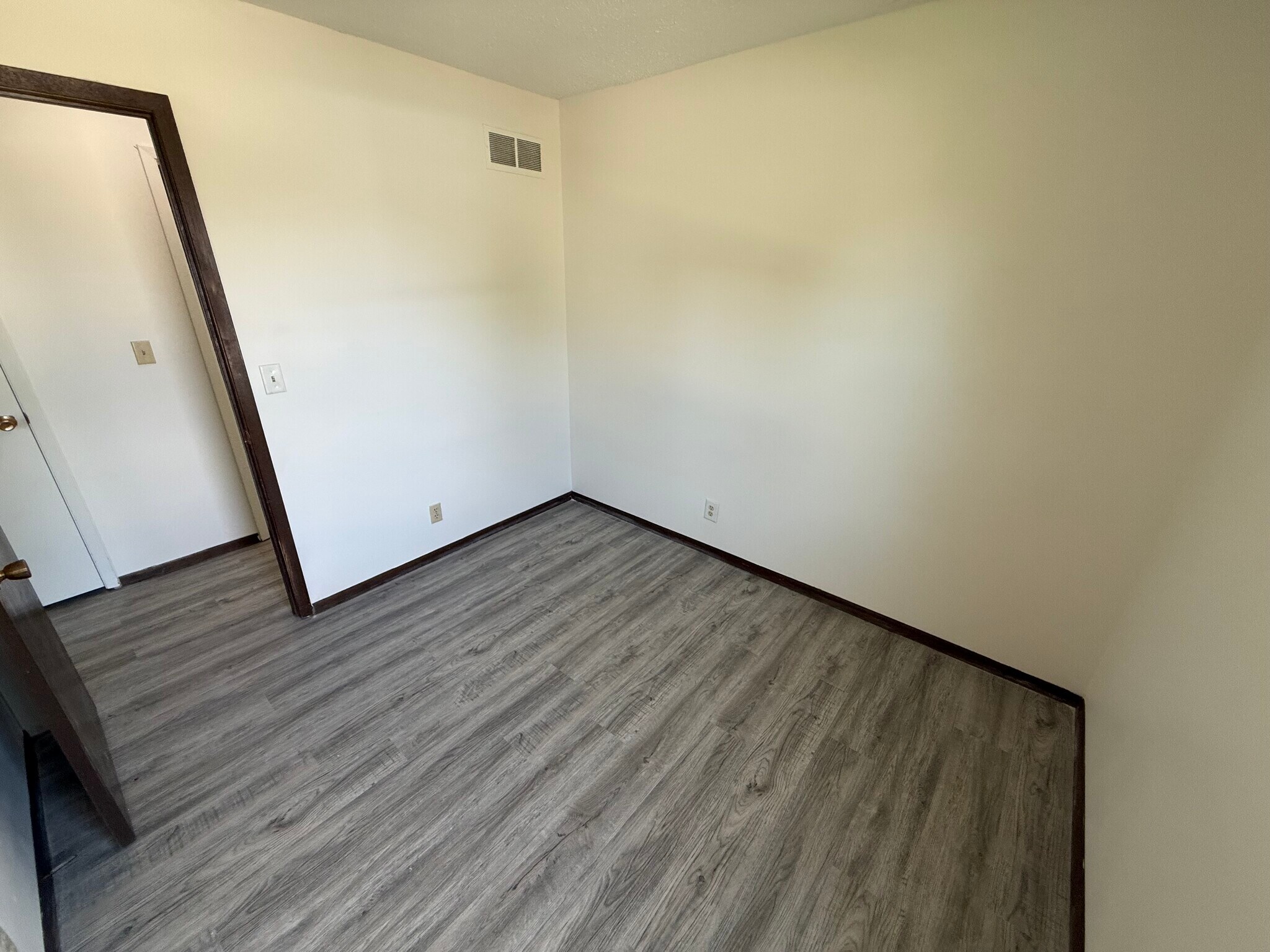 Building Photo - 1403 Emerald Dr