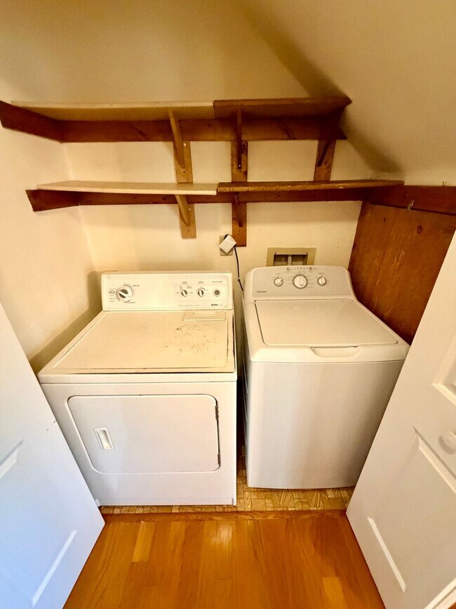 Building Photo - KEMPSVILLE LAKE