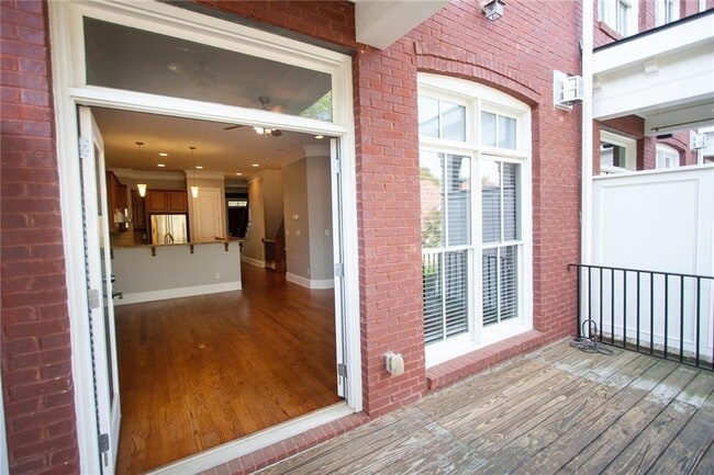 Building Photo - 839 Inman Vlg Pkwy NE