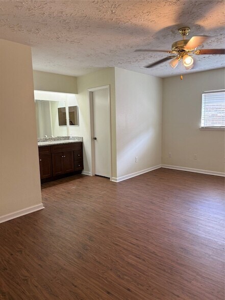 Building Photo - 17514 Heritage Cove Dr
