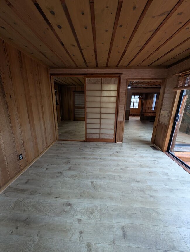 Building Photo - Rent Your Own Oasis! Available Now!