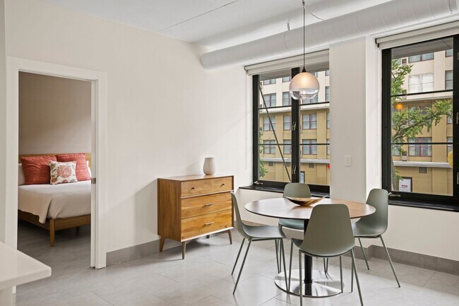 Building Photo - Logan Circle Condo