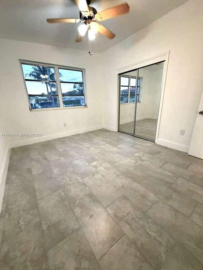 Building Photo - 6339 SW 32nd St