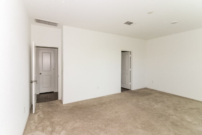 Building Photo - Sunterra community in Katy TX