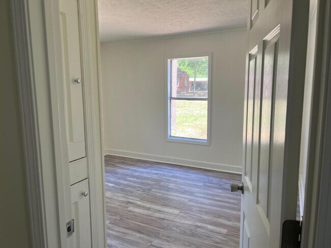 Building Photo - 4327 Welota Dr