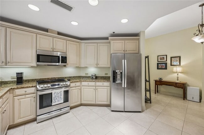 Building Photo - 150 Salt Air Dr