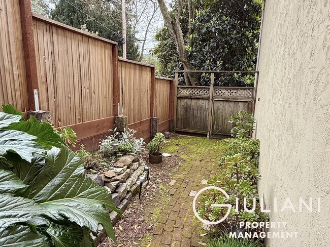 Building Photo - Charming 1-Bedroom Unit in San Anselmo!