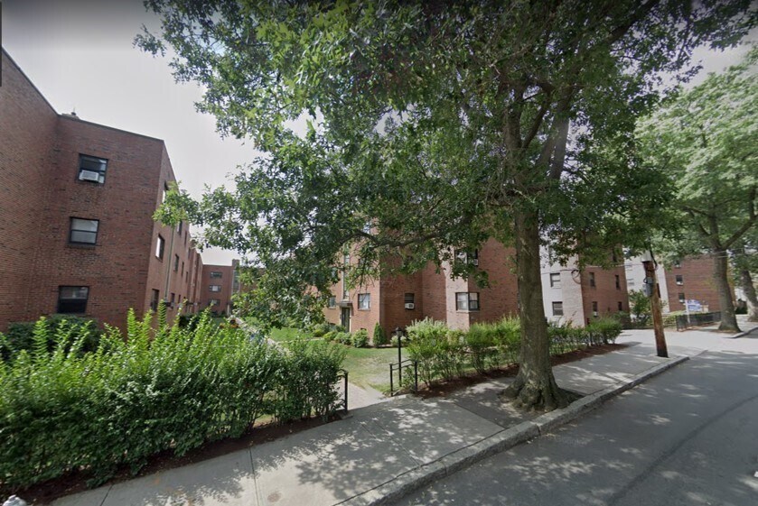 Building Photo - 43 Harvard St