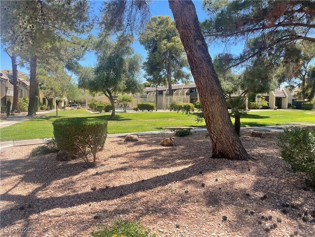 Building Photo - 4535 Brookside Way
