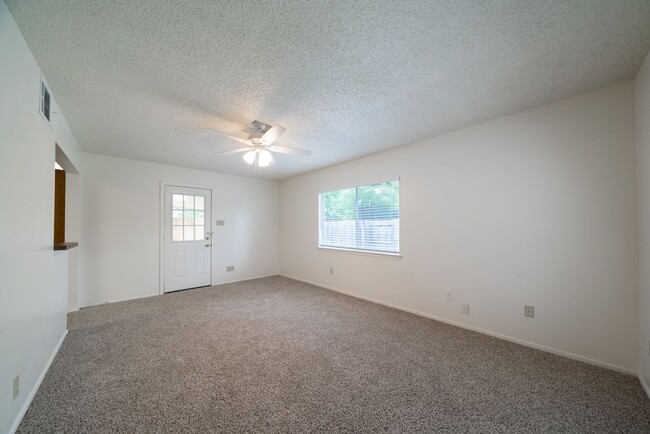Building Photo - Home for Rent