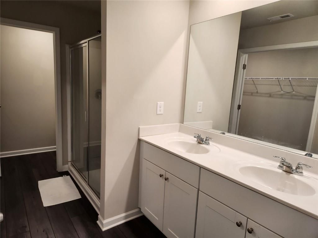 Building Photo - 25 Blue River Ct