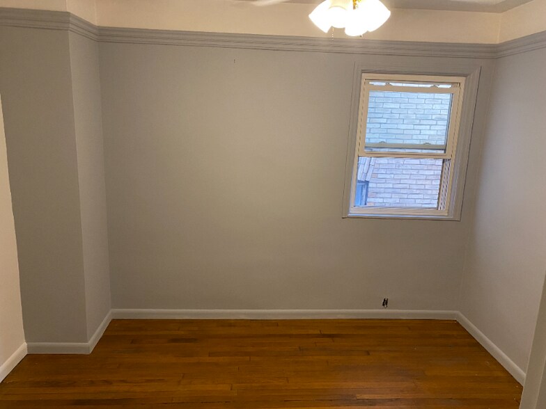 Building Photo - 1132 Portland St