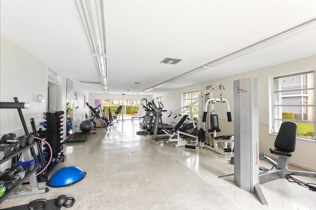 Building Photo - 4500 N Federal Hwy