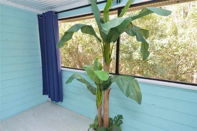 Building Photo - 1400 Gandy Blvd N