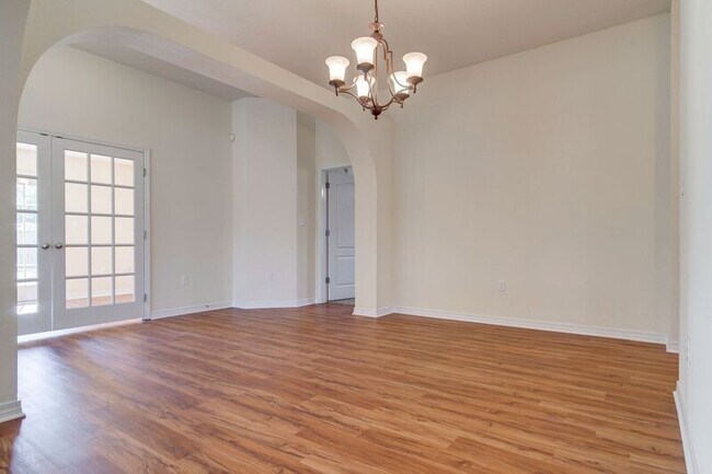 Building Photo - 5851 Chi Chi Cir