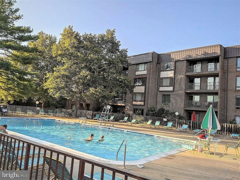 Building Photo - 110 Roberts Ln