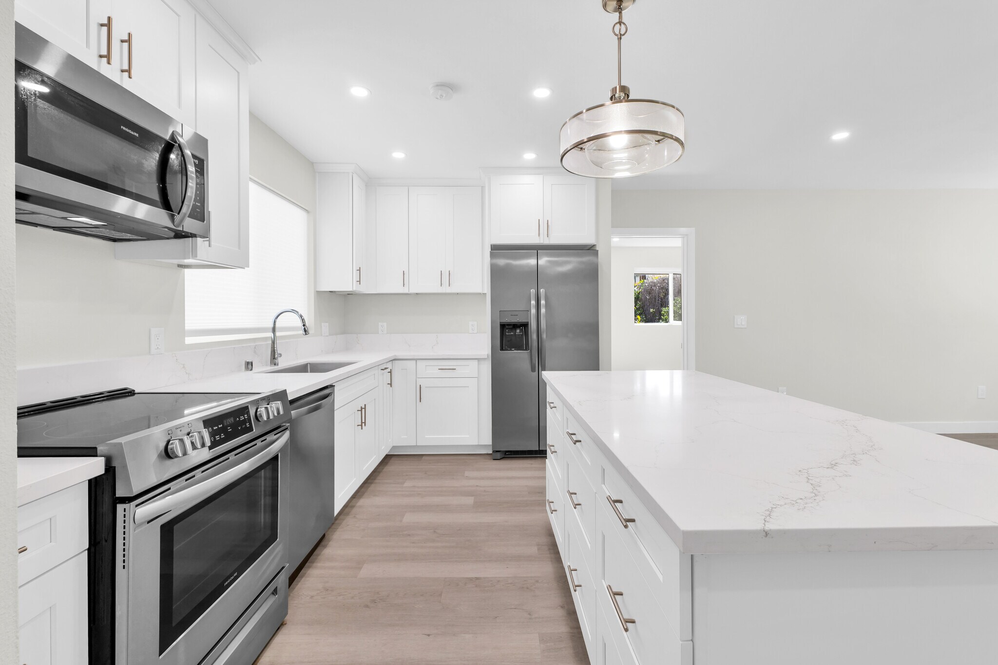 Building Photo - 1575 Manning Ave