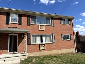 Building Photo - 4948 Charlemar Dr