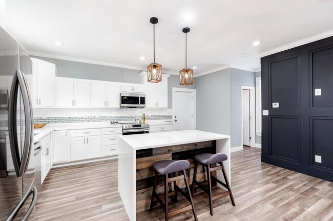 Building Photo - North Hampton Gem!