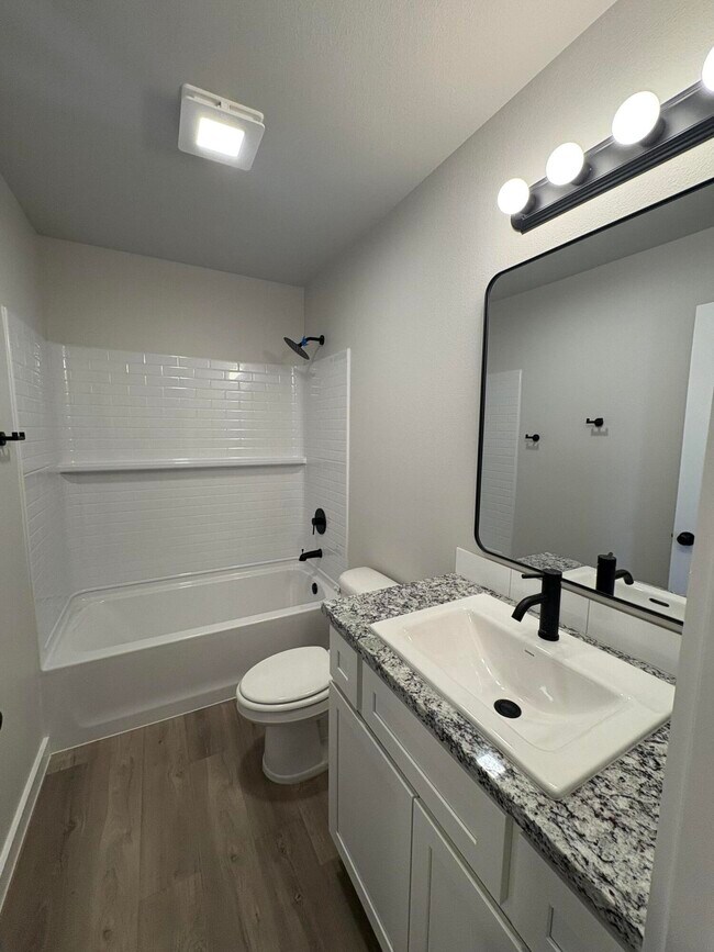 Building Photo - 2134 Kokomo Ave