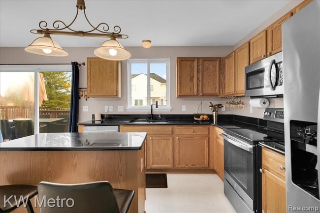 Building Photo - 7696 Henley Dr