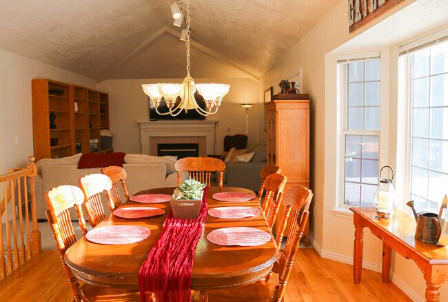 Building Photo - 9184 S Winter Wren Dr