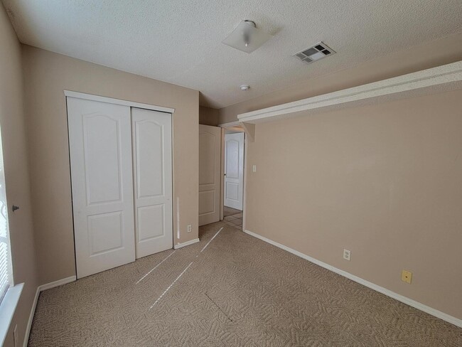 Building Photo - 3605 Tierra Zafiro Dr