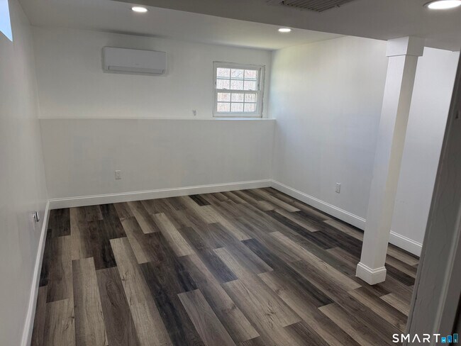 Building Photo - 96 Neill Dr