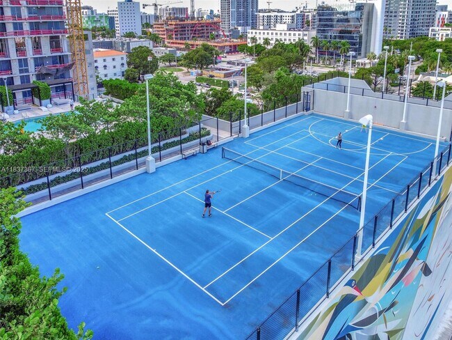 Building Photo - 501 NE 31st St