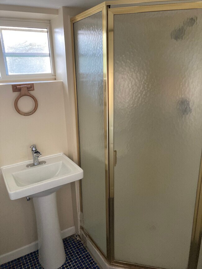 Building Photo - 5425 Webster St