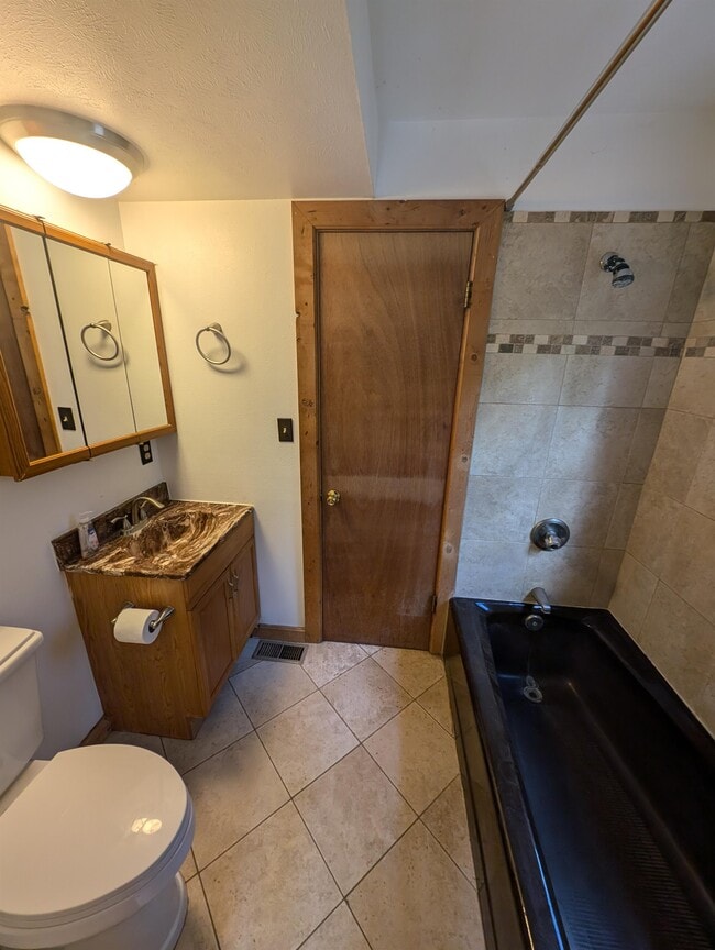 Building Photo - 3137 Ridge Rd