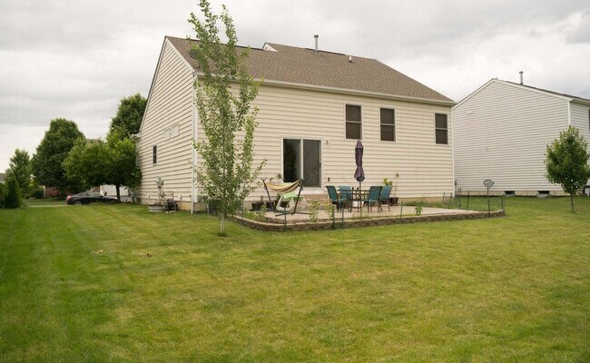 Building Photo - 1664 Boxwood Dr