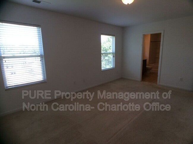 Building Photo - 1404 Henry David Ct