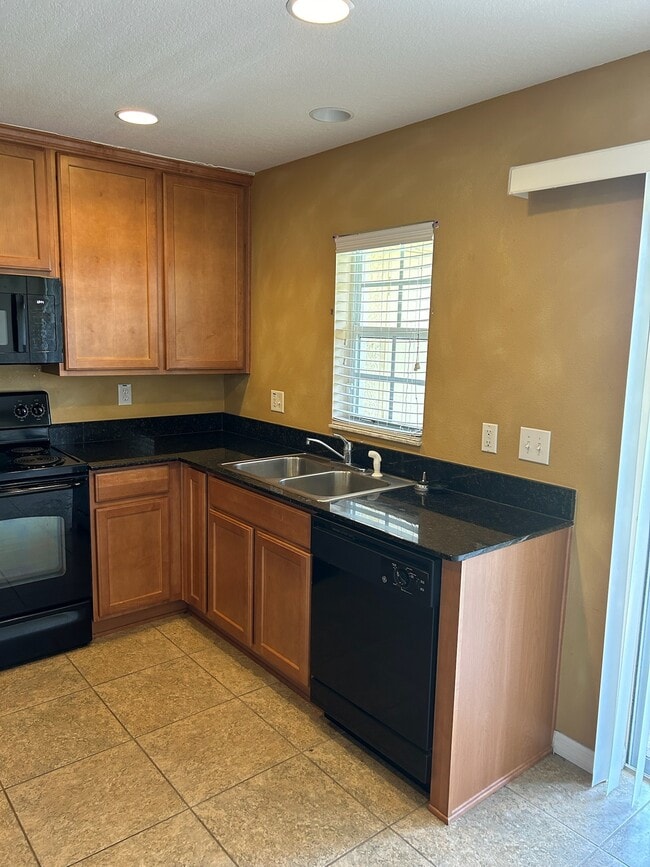 Building Photo - 5313 River Rock Rd