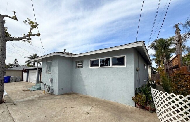 Building Photo - 4623-25 Mississippi St