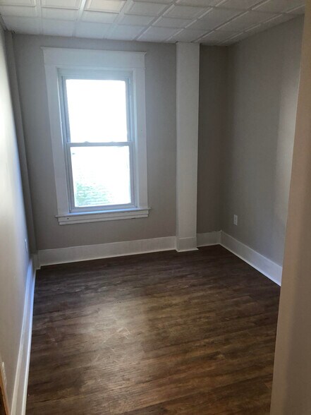 Building Photo - 79 Spruce St