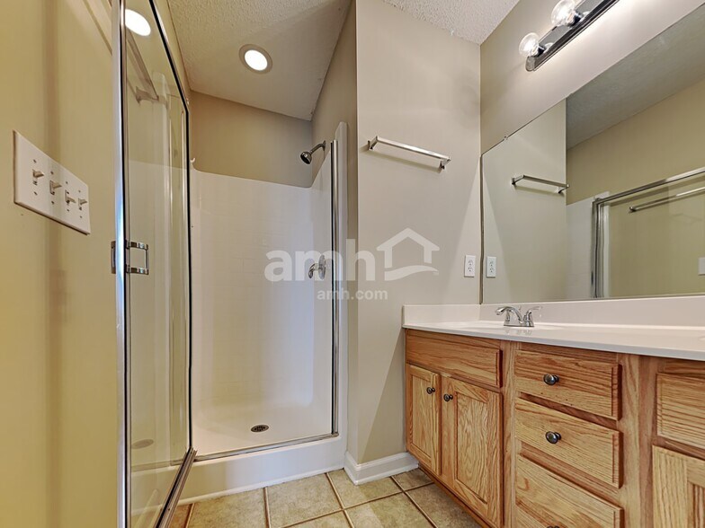 Building Photo - 156 Wildberry Ln