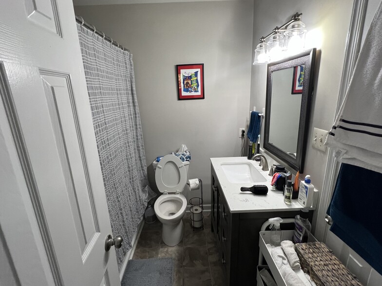 Building Photo - 2272 High Bush Cir