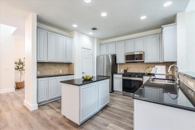 Building Photo - 14812 Avery Ranch Blvd