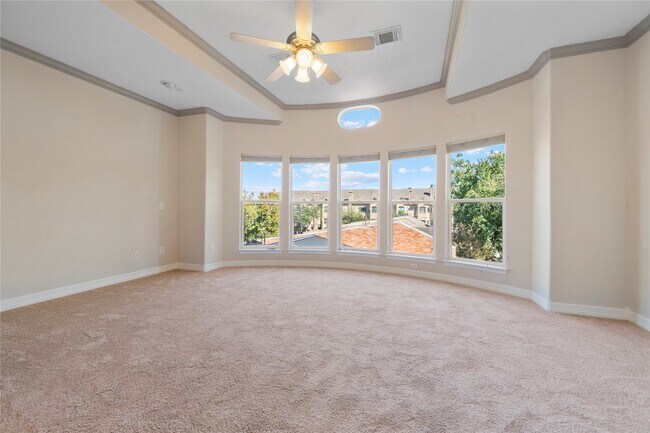 Building Photo - 1515 Hyde Park Blvd