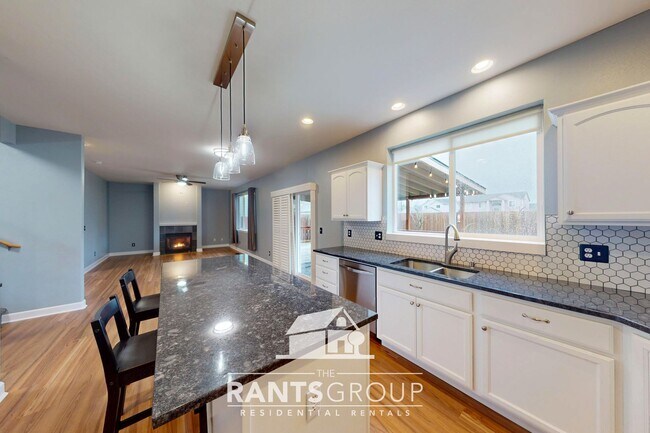 Building Photo - Updated Yelm Home with A/C, Bonus Room, and Fenced Yard!