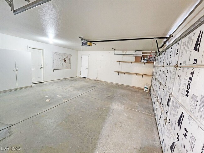 Building Photo - 3741 Malibou Ave