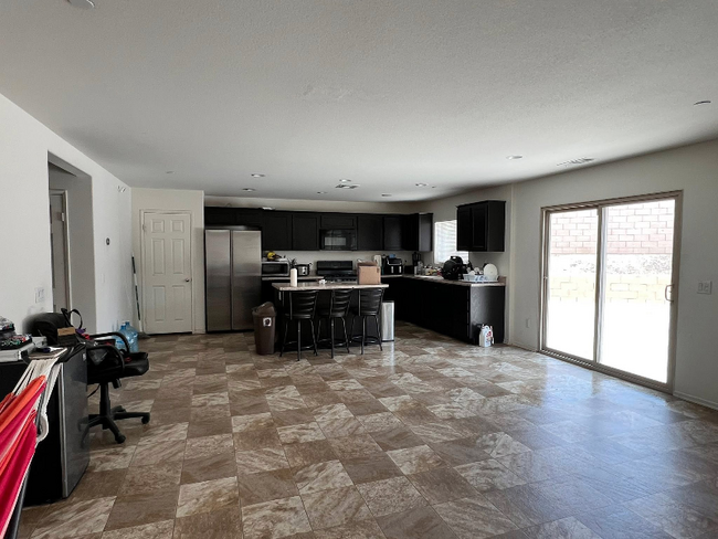 Building Photo - 16760 Meridian Ln