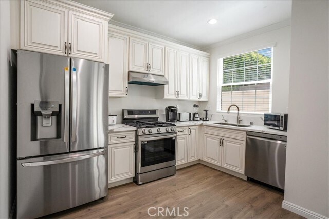 Building Photo - 89 N Grand Oaks Ave