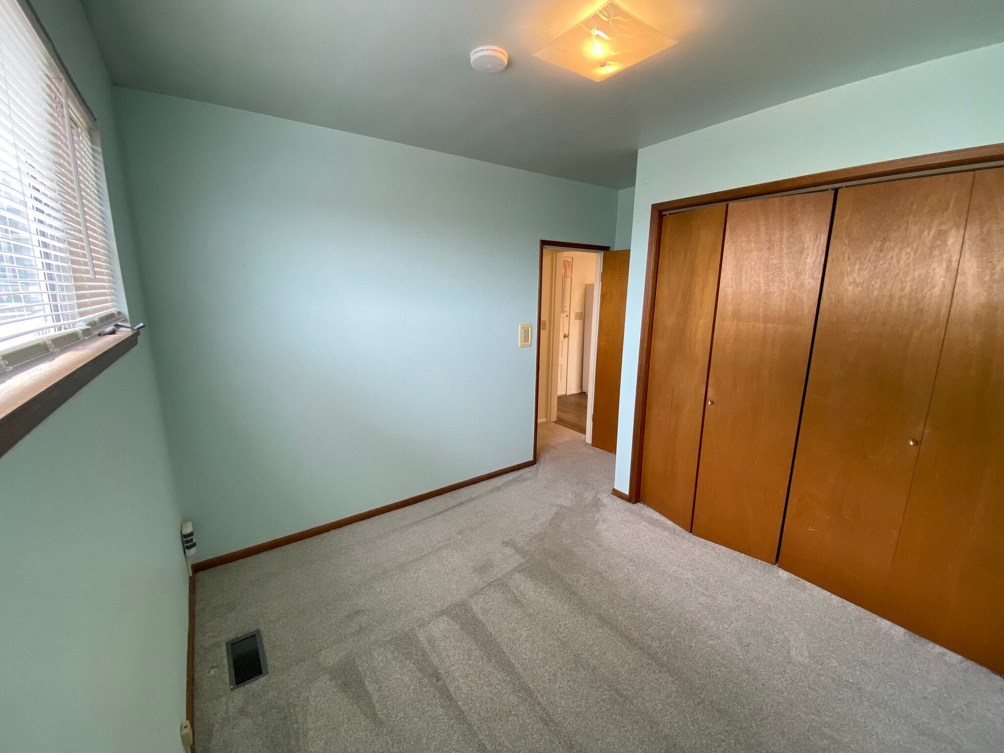 Building Photo - 1308 Beacon Way S