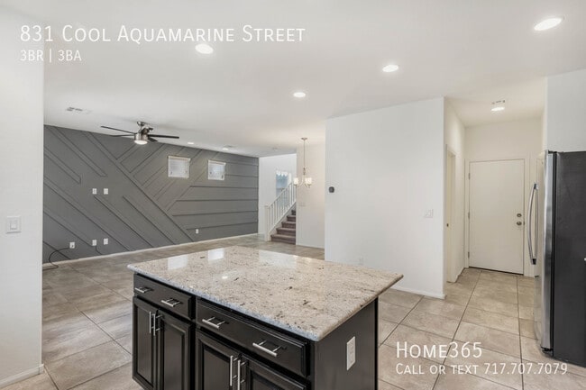 Building Photo - Beautiful 2 Story 3 Bed 2.5 Bath home in t...