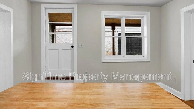 Building Photo - 12 S Main St