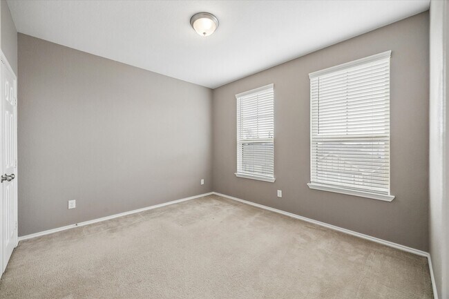 Building Photo - 8612 Cedardale Park Dr